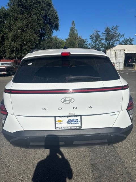 Used 2025 White Hyundai SEL image 4