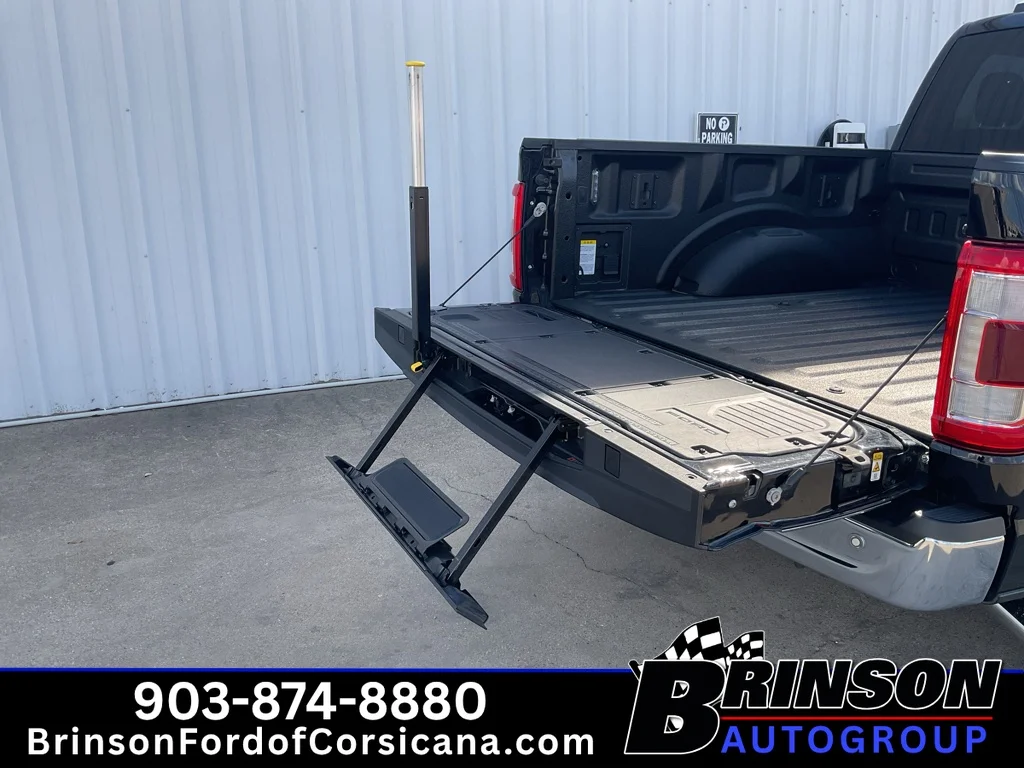Used 2022 Agate Black Metallic Ford King Ranch image 11