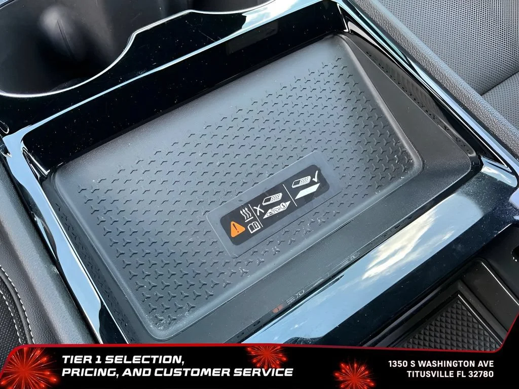 Used 2024 Summit White Chevrolet LT image 36