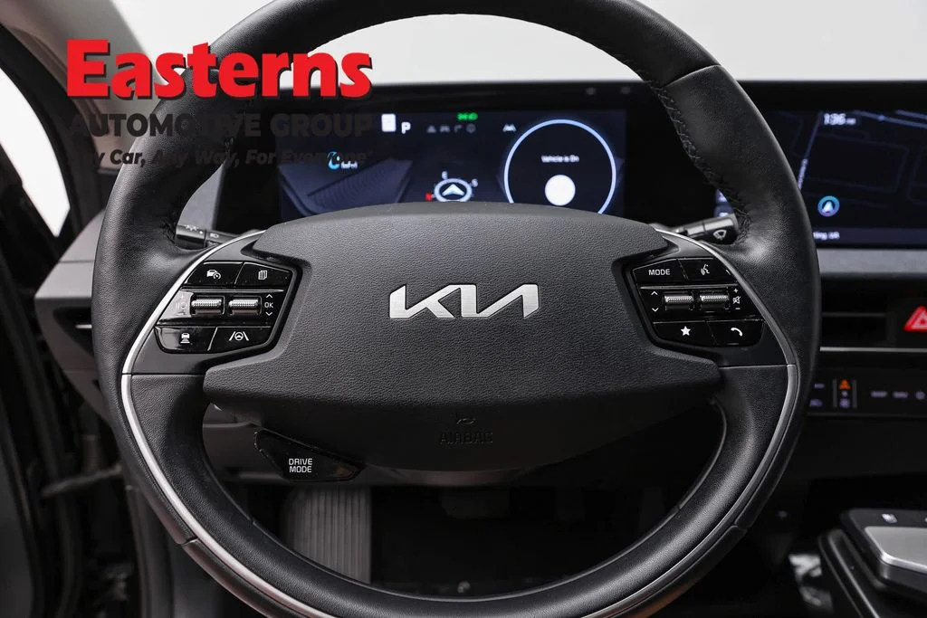 Used 2023 Black Kia Wind image 10
