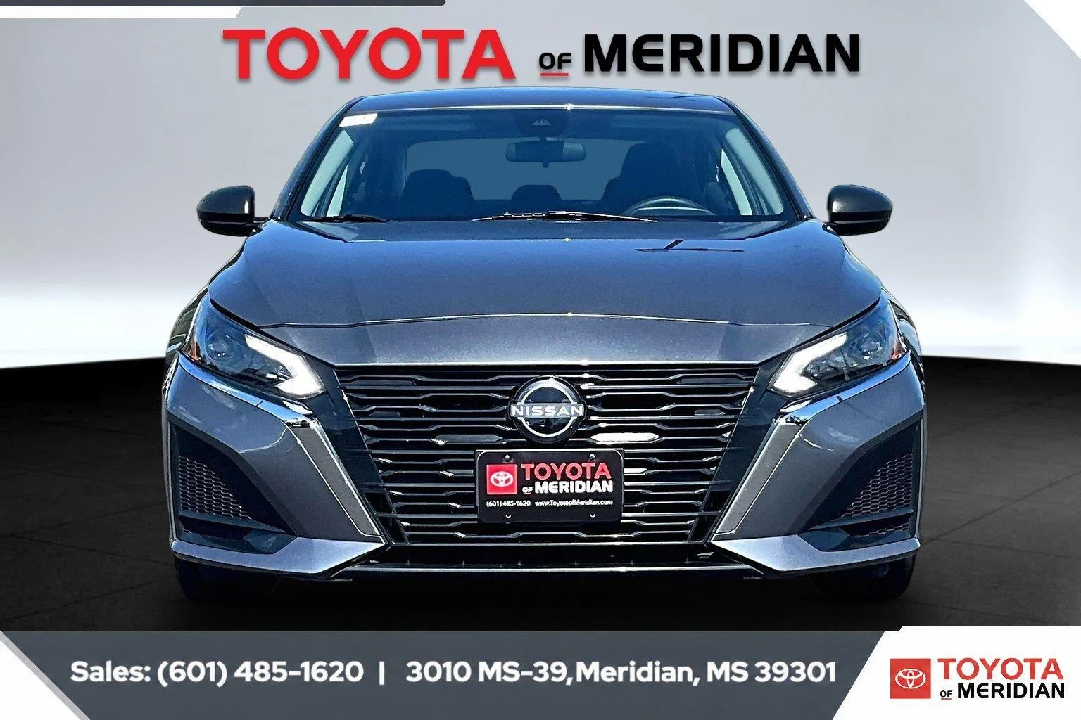 Used 2025 Gun Metallic Nissan SV image 3