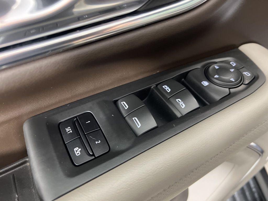 Used 2023 Pearl Beige Metallic GMC SLT image 19