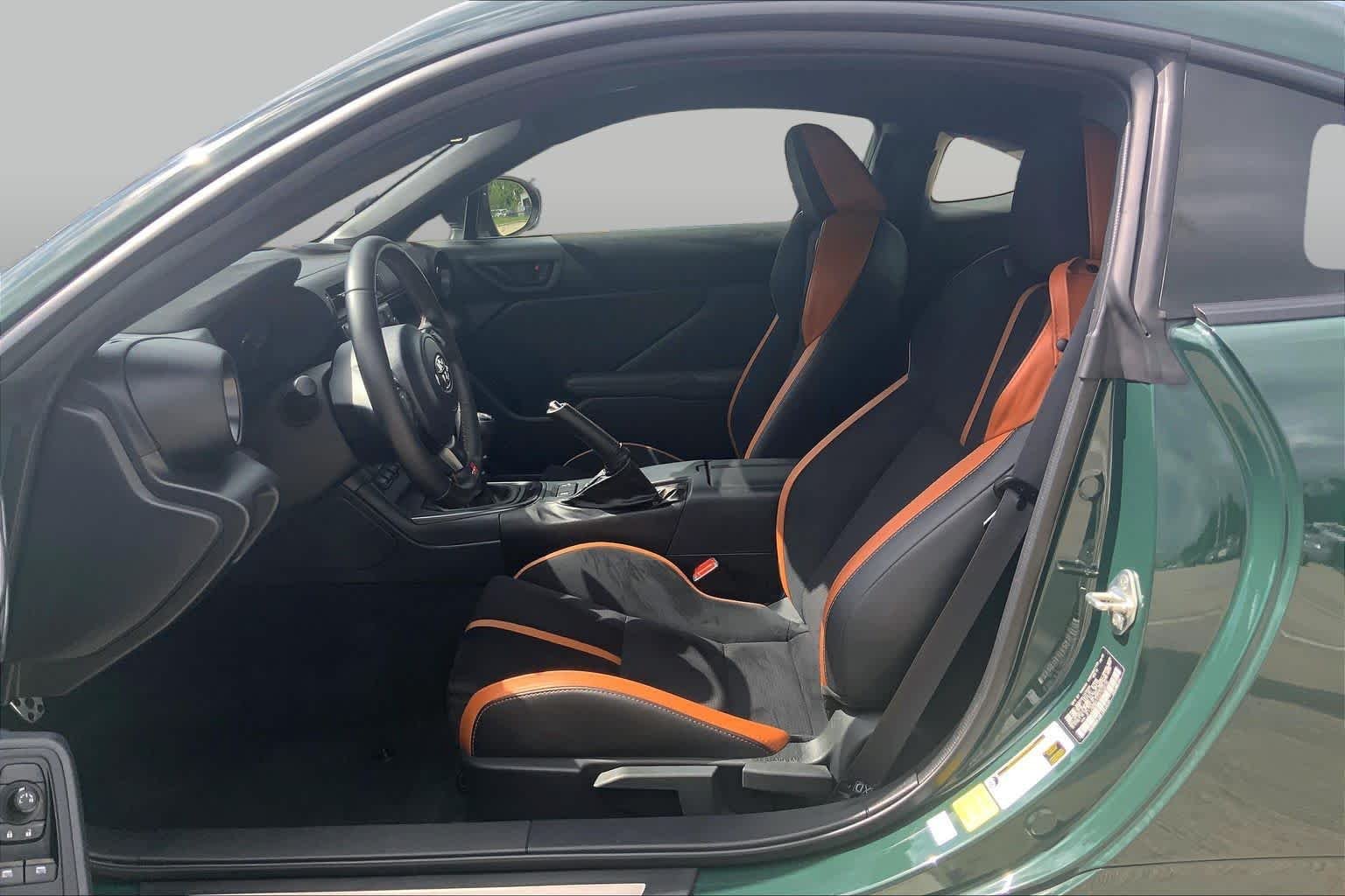 Used 2025 Ridge Green Toyota Hakone Edition image 6