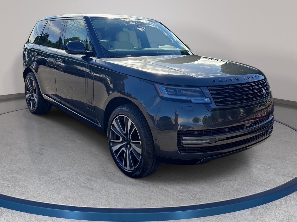 New 2026 Carpathian Grey Land Rover SE image 3