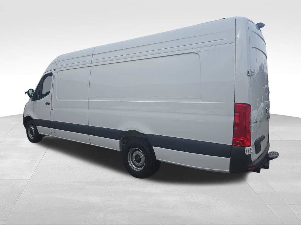 New 2026 Arctic White Mercedes-Benz Cargo 170 WB image 3