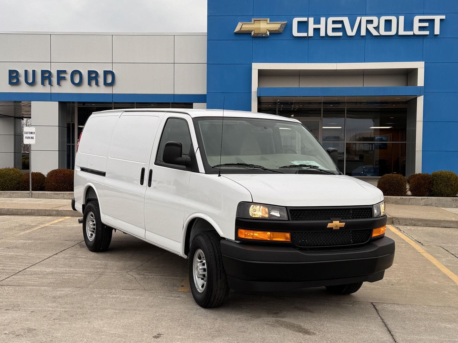 2026 Chevrolet Express Cargo Work Van - Photo 44