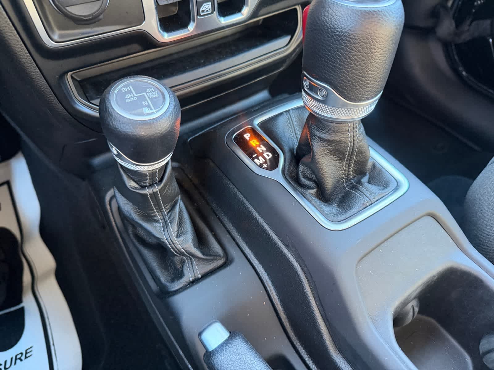 Used 2024 Black Clearcoat Jeep Sport S image 27