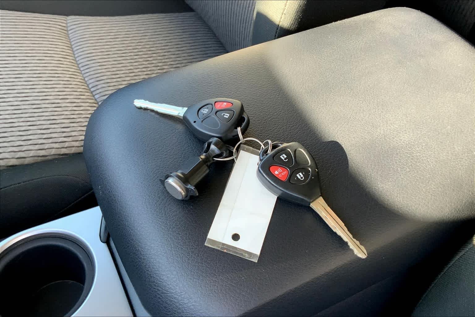 Used 2019 Classic Silver Metallic Toyota SR5 image 14