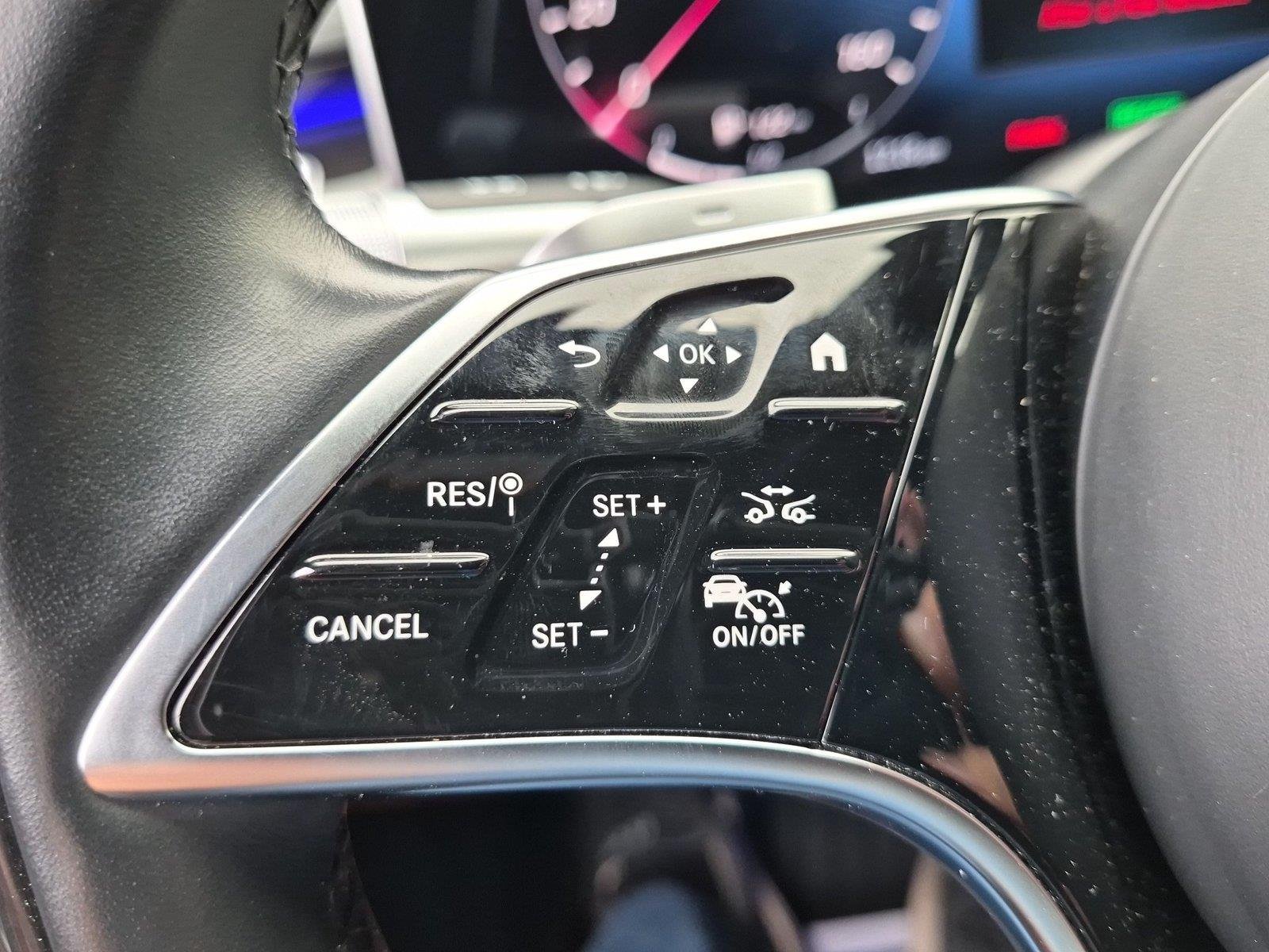 Used 2025 Obsidian Black Metallic Mercedes-Benz S 580e image 19