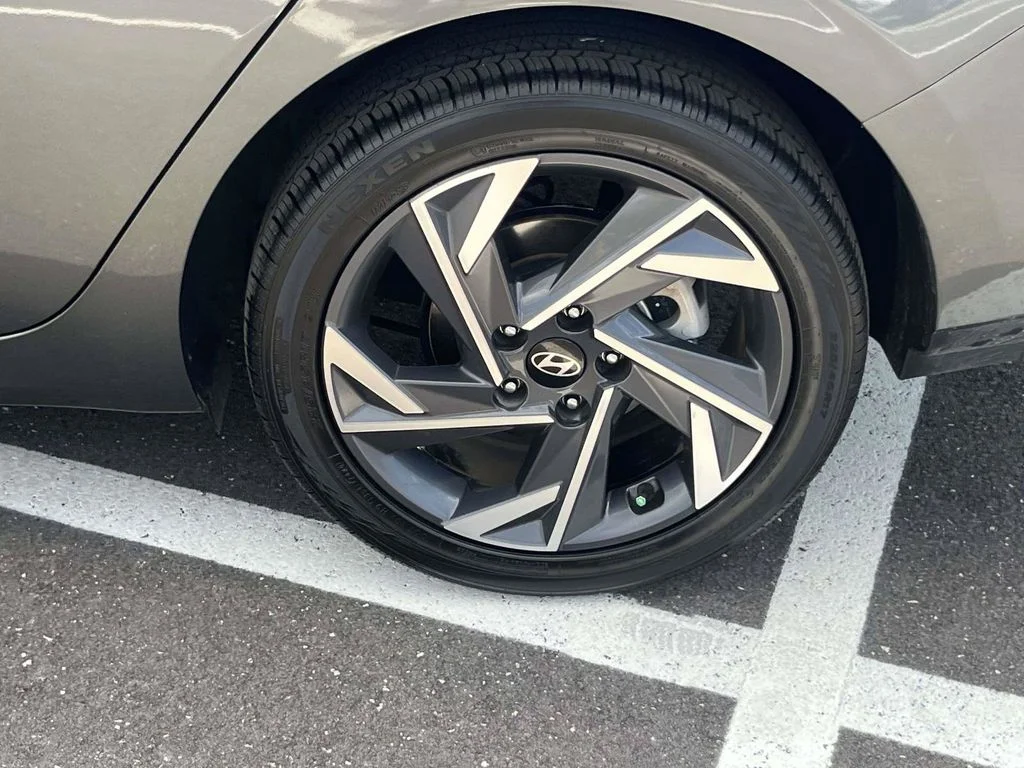 Certified Used 2025 Gray Hyundai SEL Sport image 9