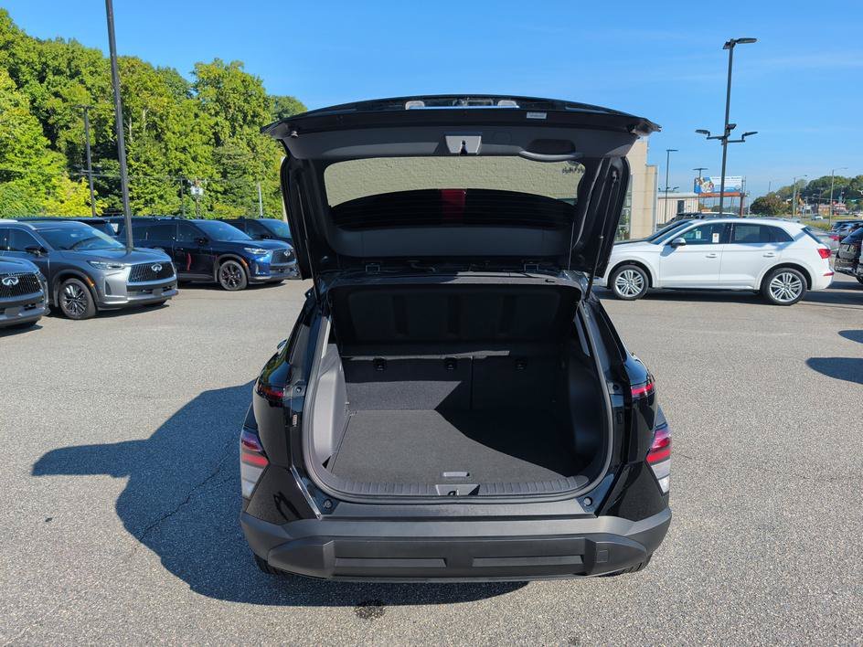 Used 2025 Abyss Black Pearl Hyundai SEL image 15