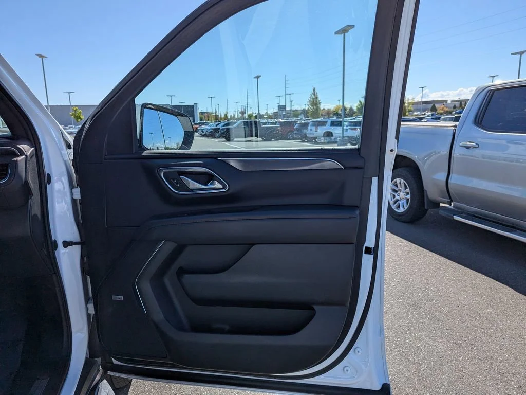 2023 Chevrolet Suburban RST - Photo 43