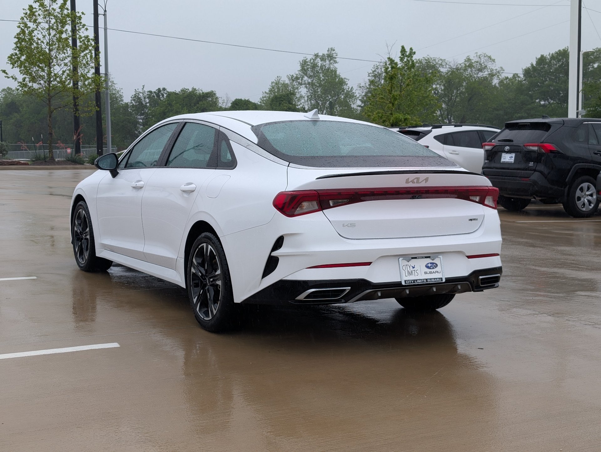 Used 2024 White Kia GT-Line image 4