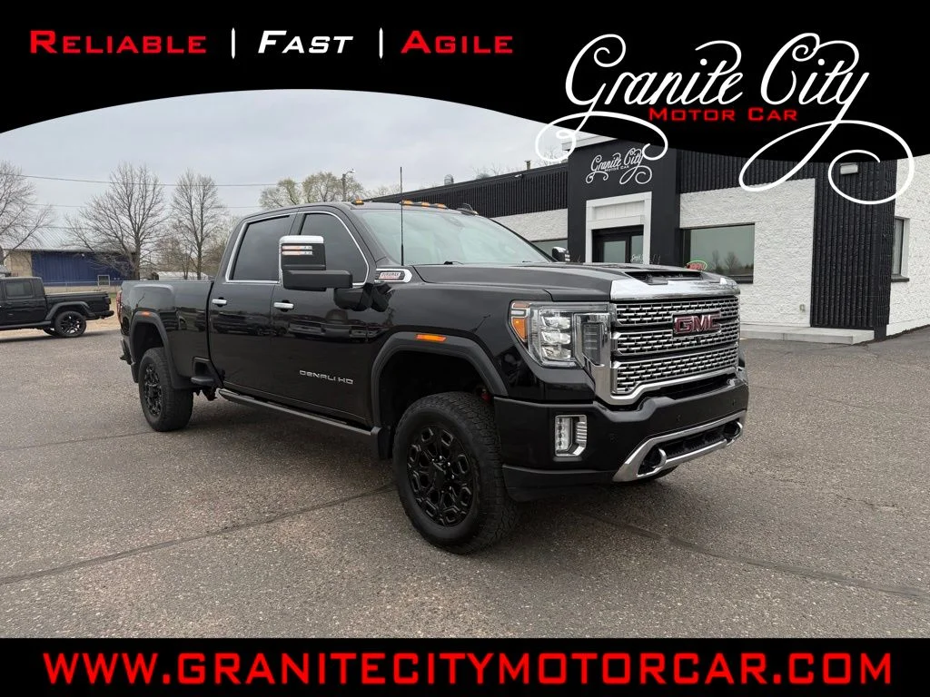 2022 GMC Sierra Denali 4WD Crew Cab Standard Box's photo