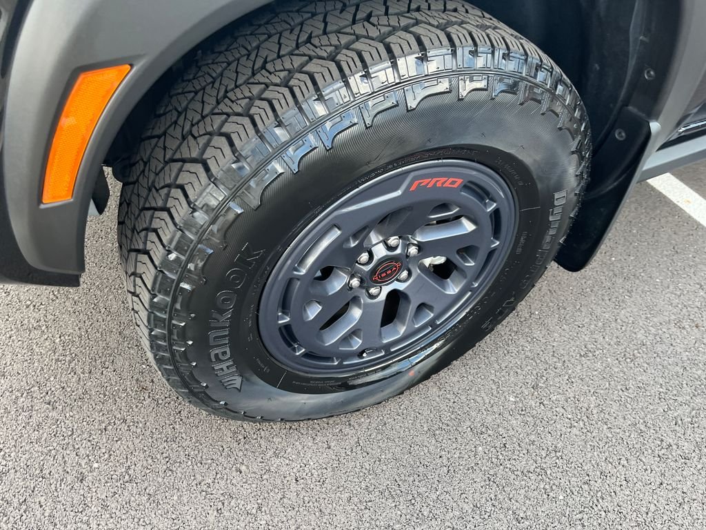 Used 2025 Black Nissan PRO-4X image 9