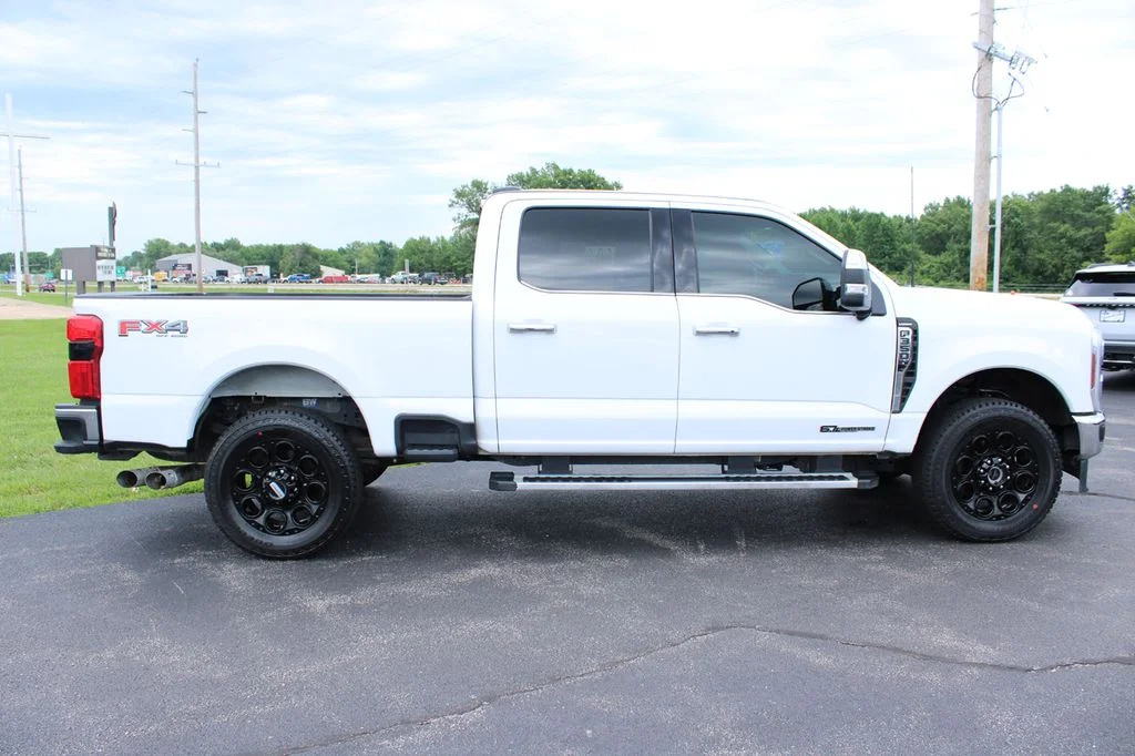 Used 2024 Oxford White Ford Lariat image 22