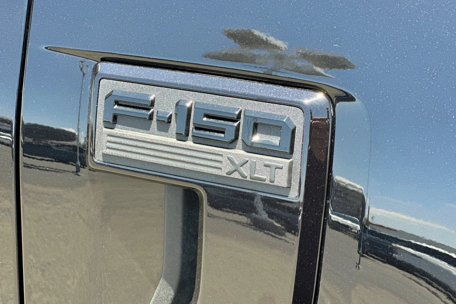 New 2026 Agate Black Metallic Ford XLT image 25