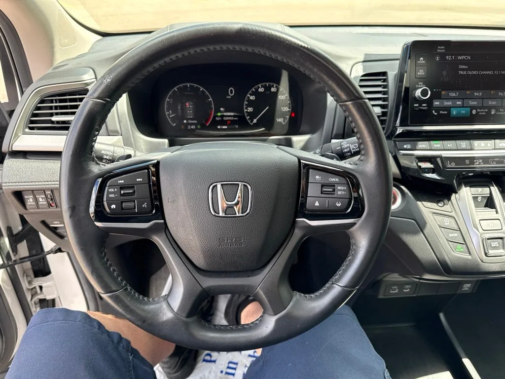 Used 2025 Platinum White Pearl Honda EX-L image 20