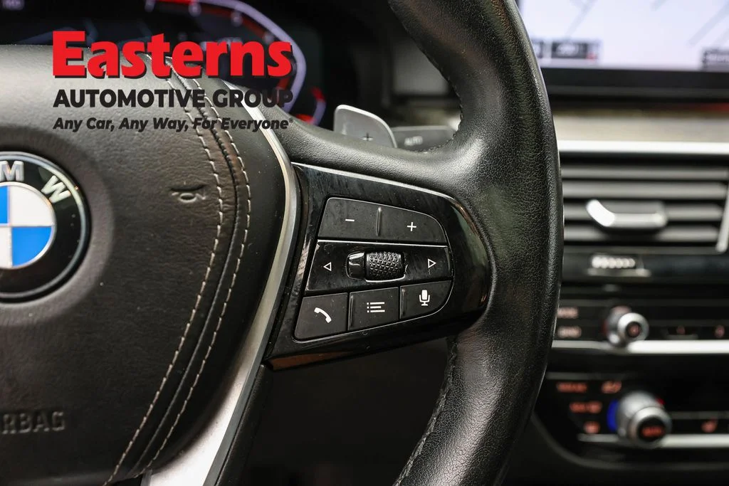 Used 2022 White BMW 530i xDrive image 16