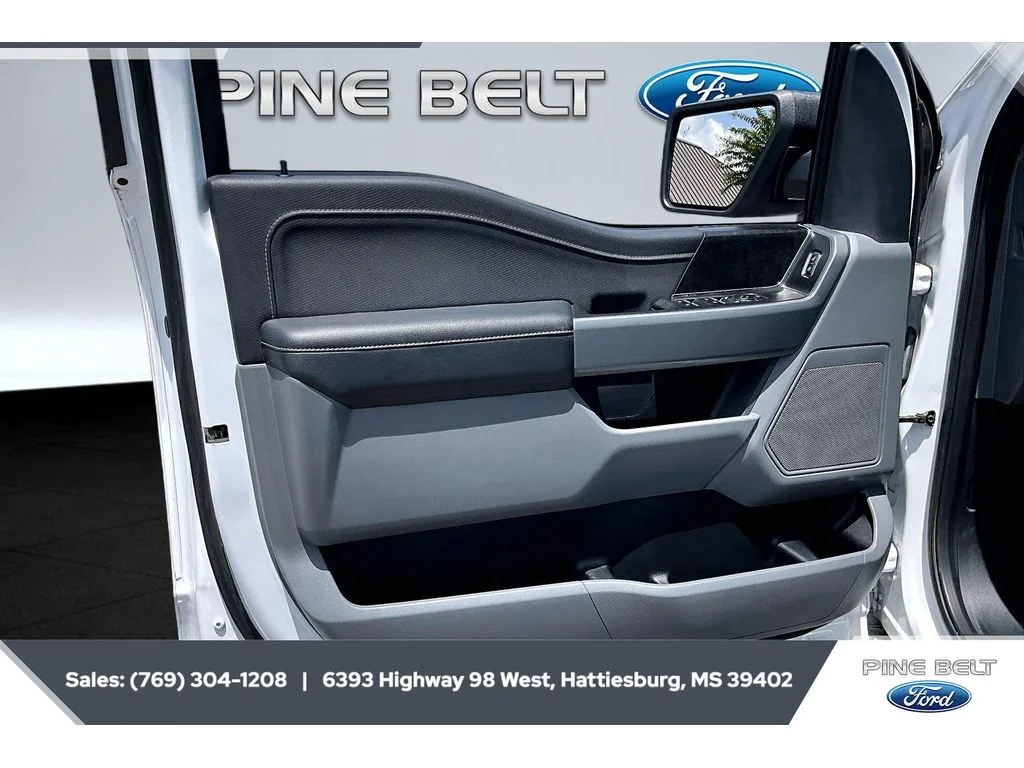 Used 2023 Oxford White Ford XLT image 18