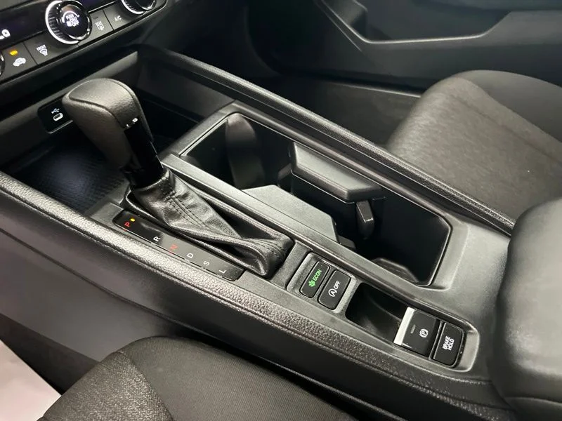 Used 2024  Honda LX image 29