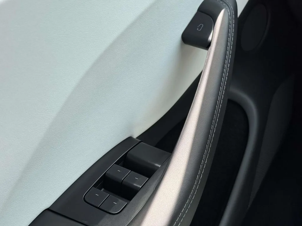 Used 2025  Tesla Performance image 27