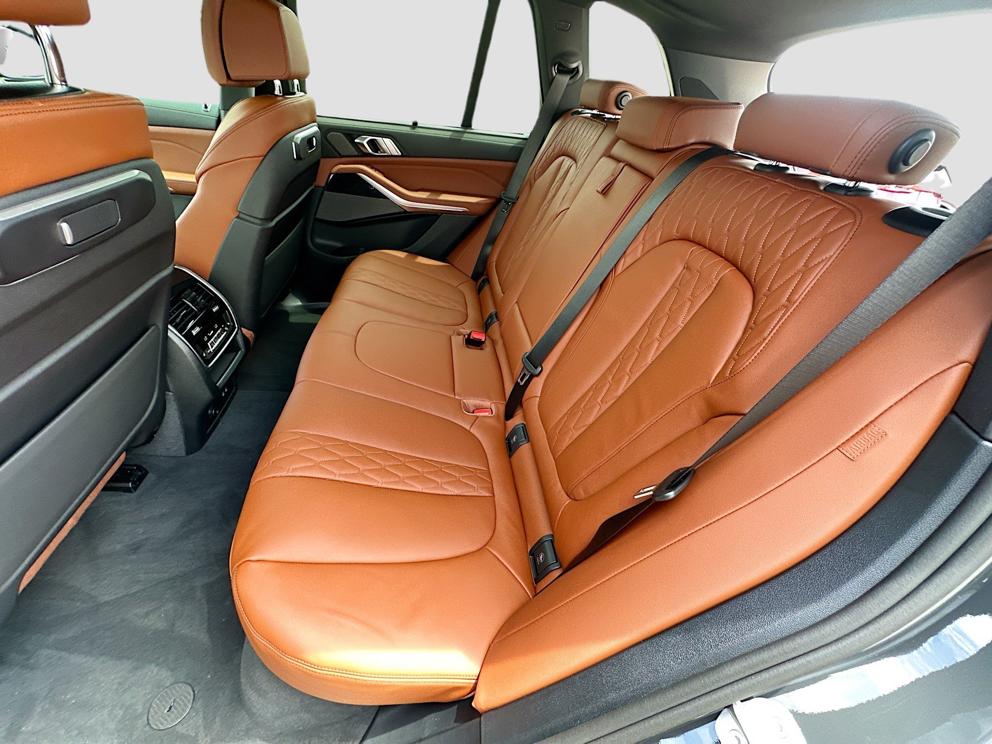 New 2026 Dravit Grey Metallic BMW xDrive40i image 17
