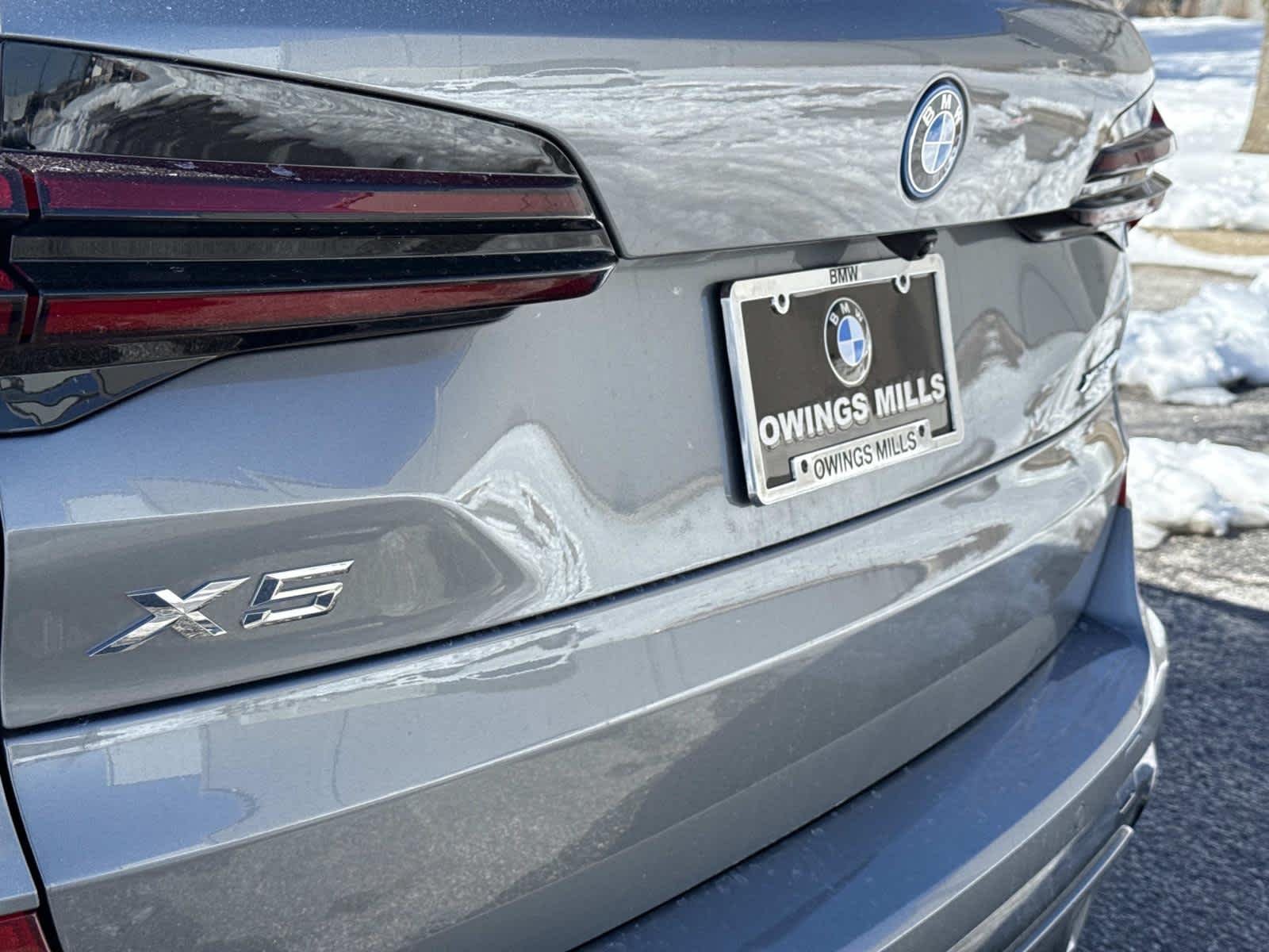 New 2026 Skyscraper Grey Metallic BMW xDrive50e image 11