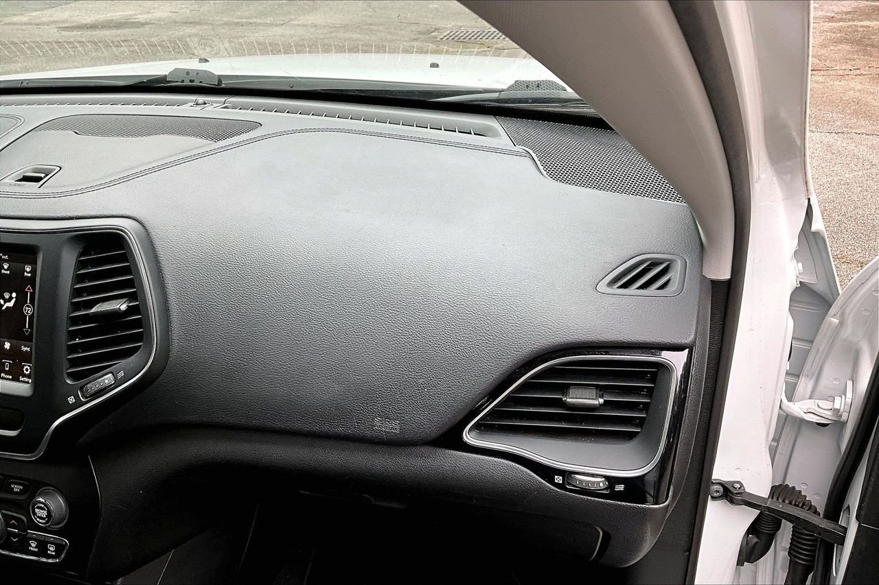 2023 Jeep Cherokee Altitude Lux - Photo 23