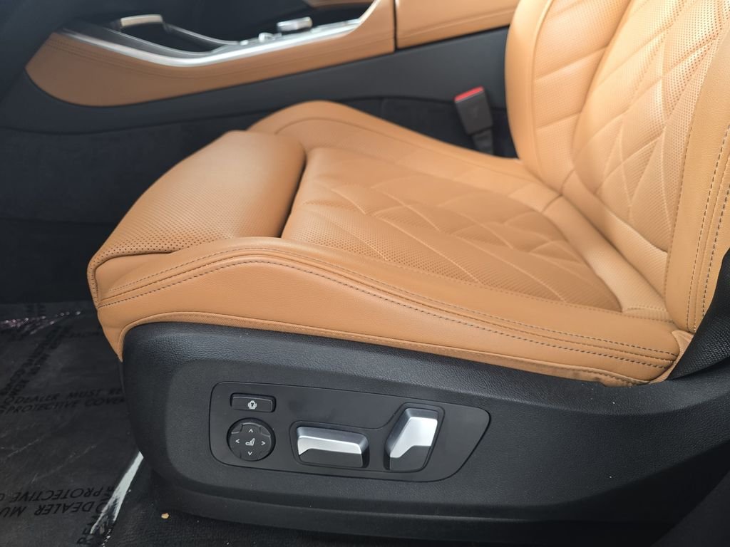 Certified Used 2025 Alpine White BMW xDrive40i image 29
