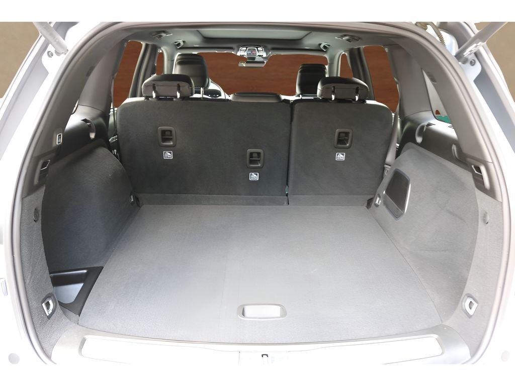 Used 2022 Silver Jeep Overland image 17
