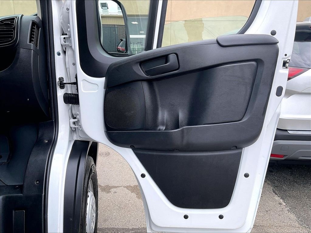 Used 2025 White Ram Base image 12