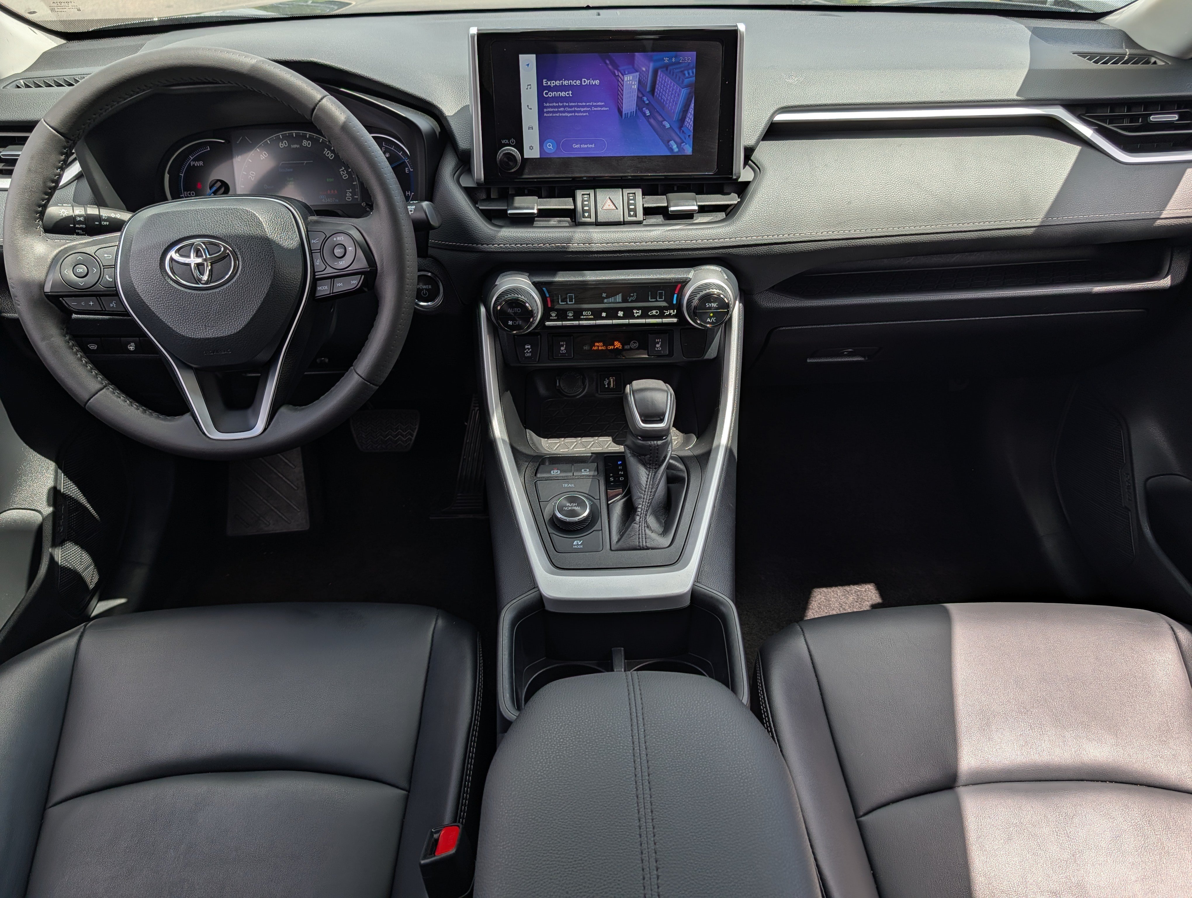 Used 2024 Magnetic Gray Metallic Toyota Hybrid XLE Premium image 10