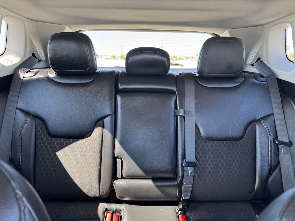 Used 2020 Red Line Jeep Latitude image 18