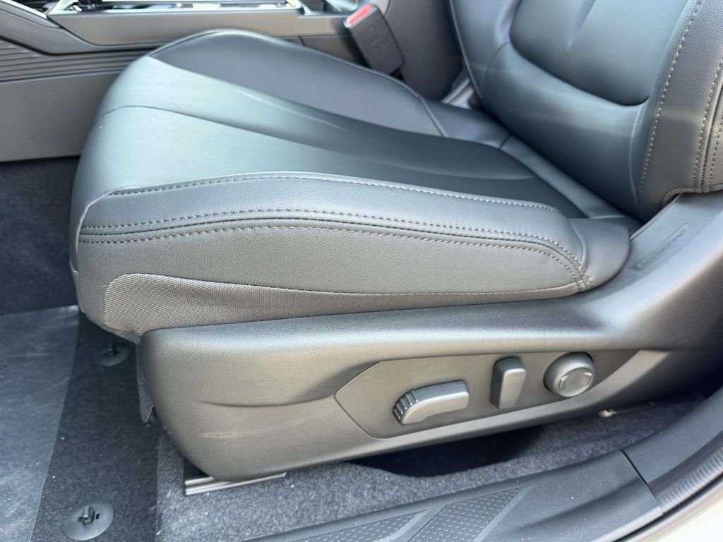 New 2026 CRYSTAL WHITE PEARL Subaru Premium image 15