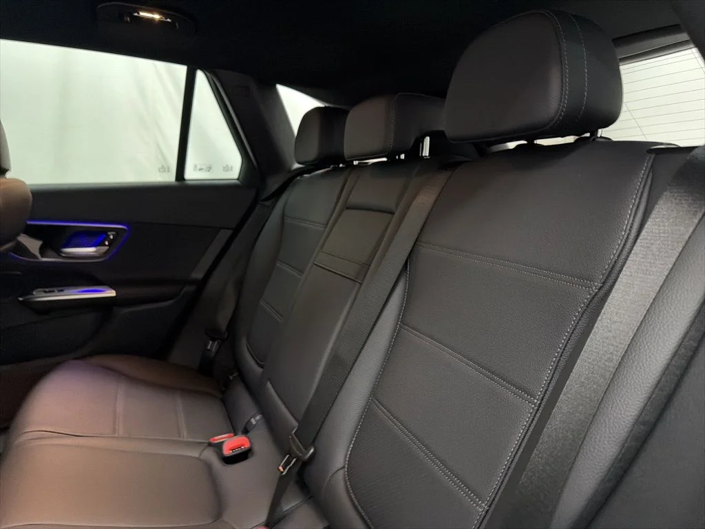 Used 2026 White Mercedes-Benz GLC 300 image 18
