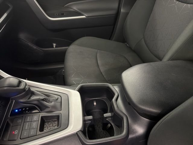 Used 2025 Ice Toyota XLE image 31