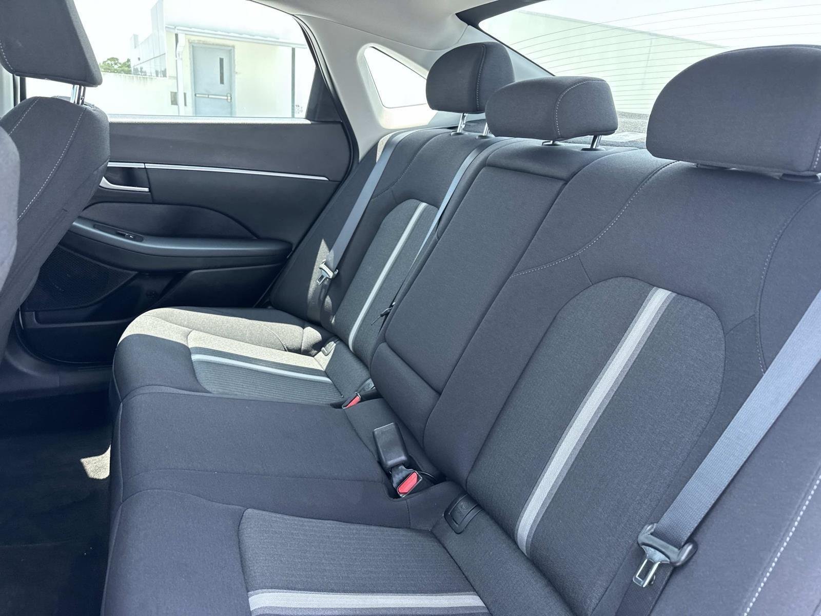 Used 2025 Aero Silver Hyundai SEL image 15