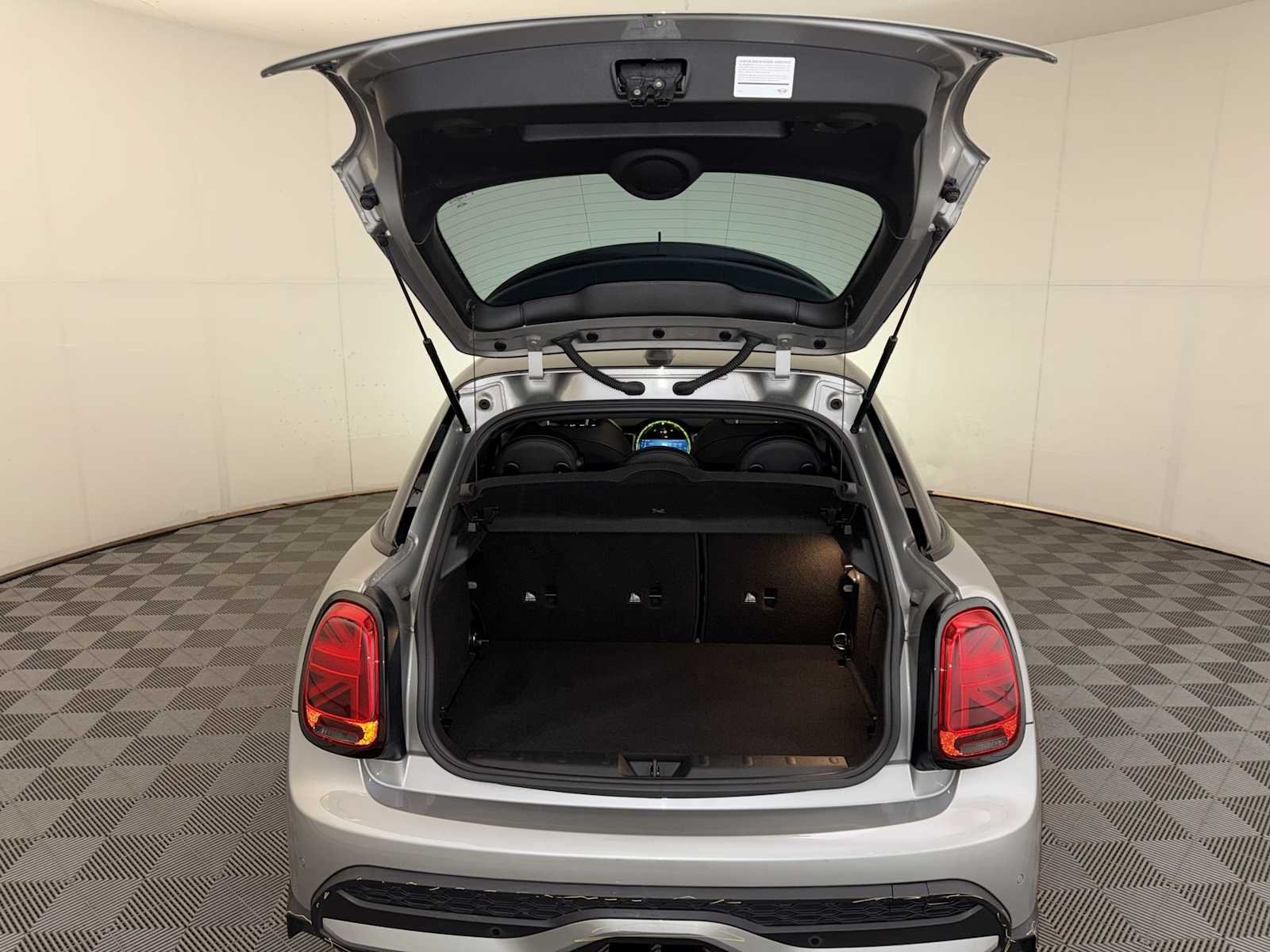 Used 2024 Melting Silver III Metallic MINI Cooper S image 22