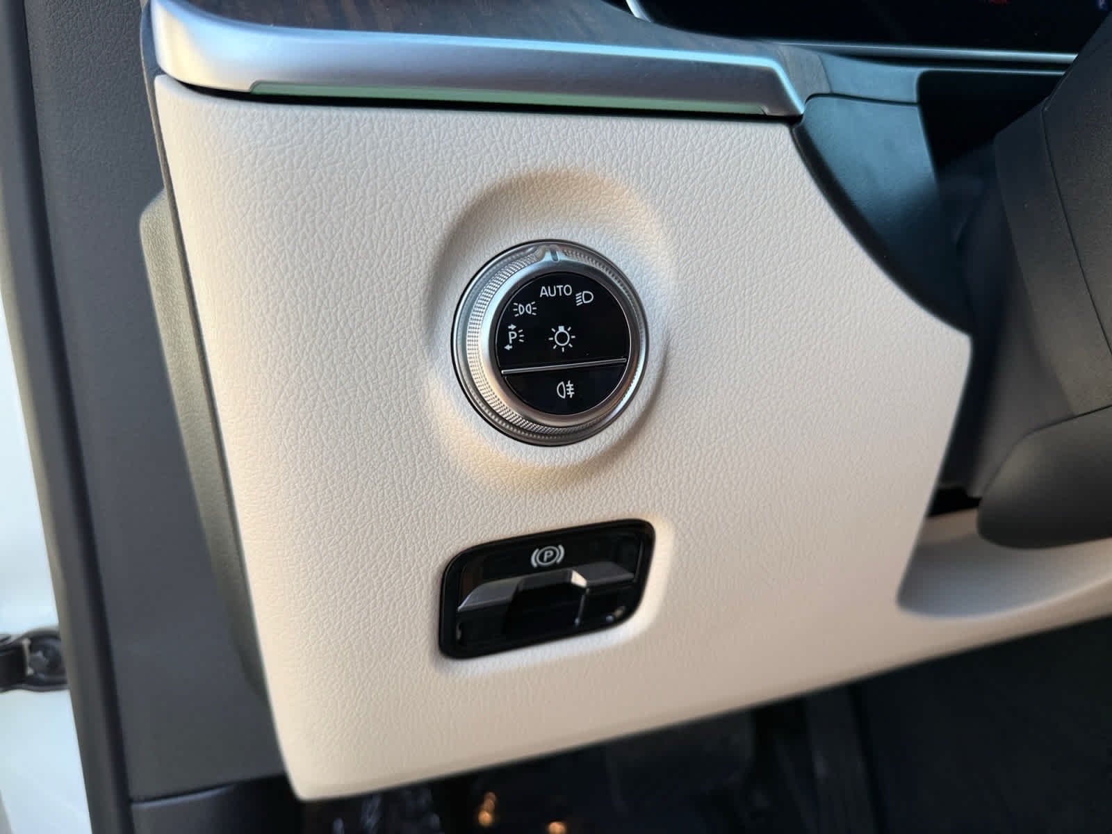 Certified Used 2026 Polar White Mercedes-Benz C 300 image 23