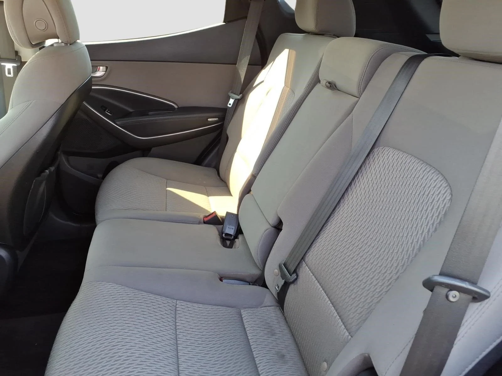 Used 2018 Sparkling Silver Kcs Hyundai 2.4 Base image 13