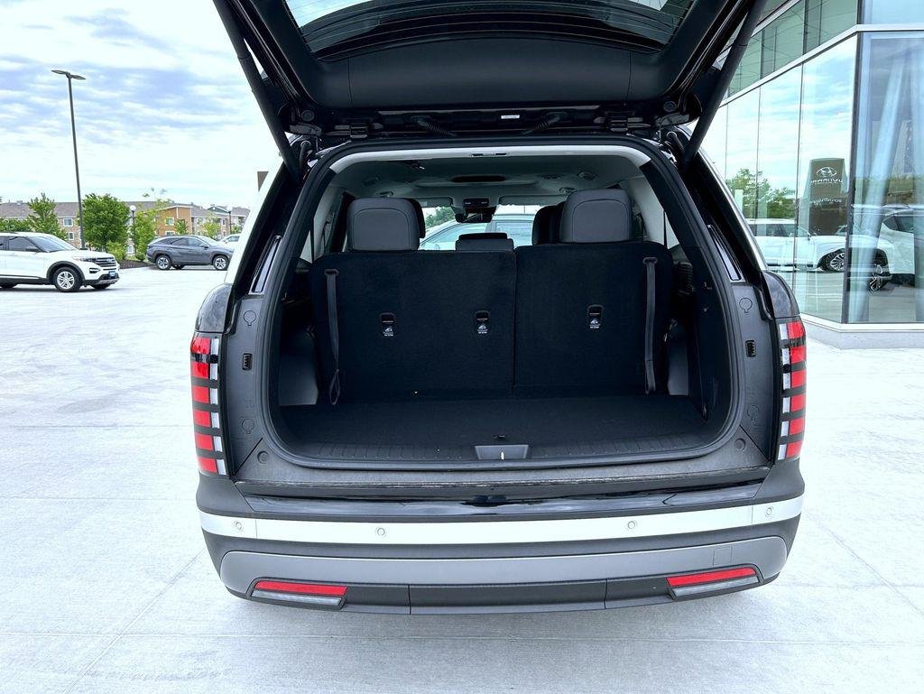 New 2026 Black Hyundai SEL Premium 8P image 23