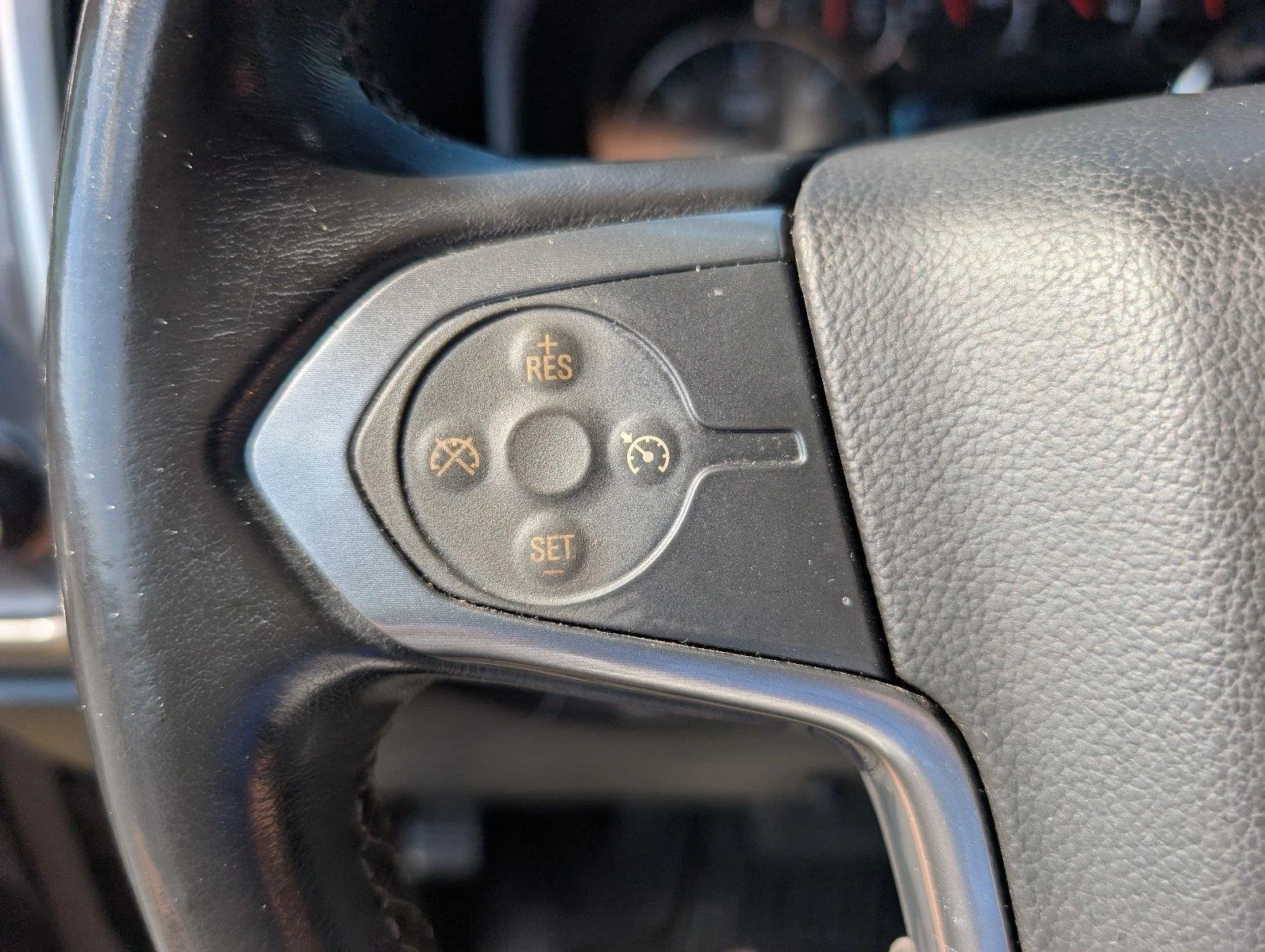 Used 2018 Graphite Metallic Chevrolet LT image 23