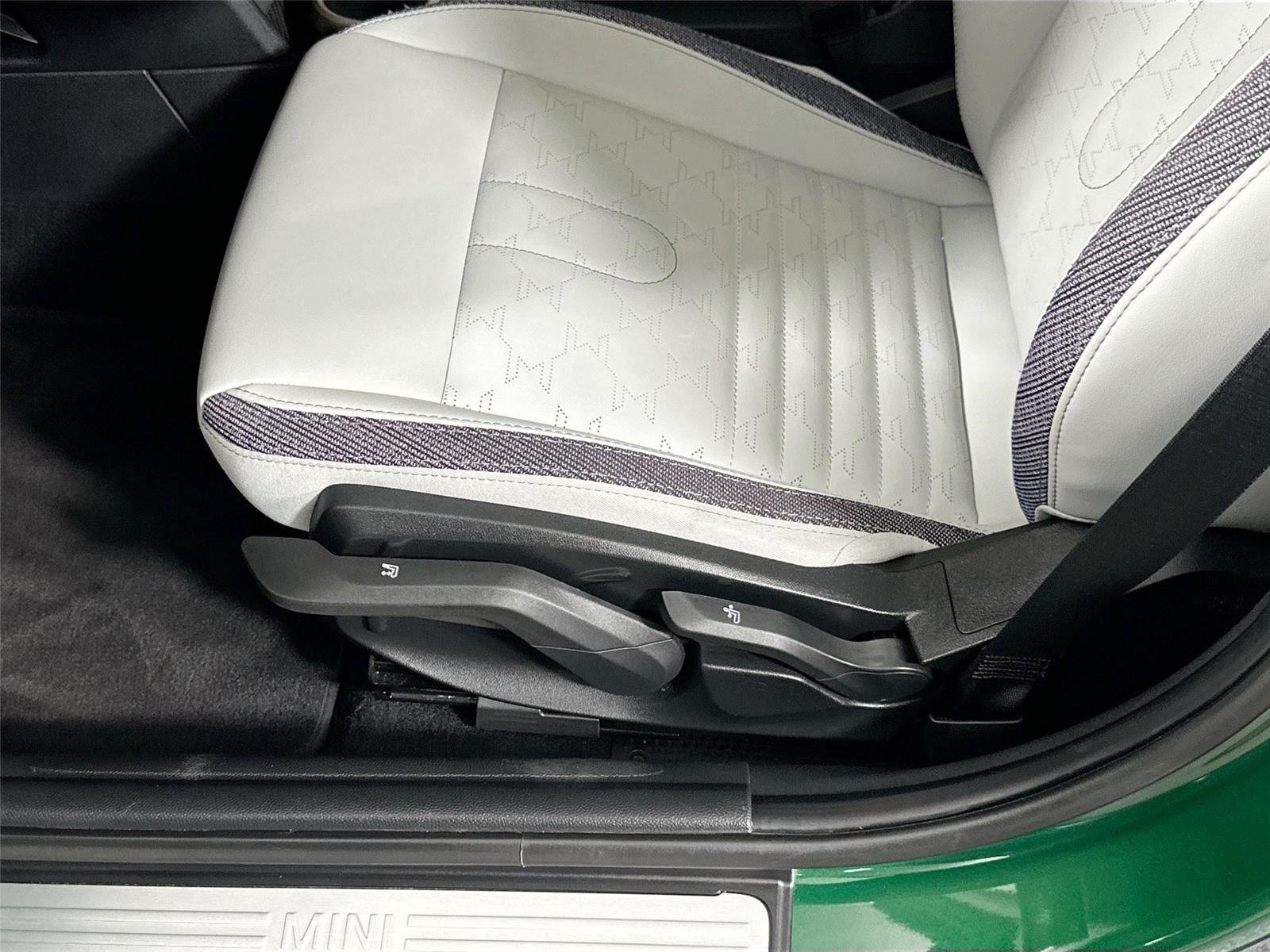 Used 2025 British Racing Green IV Metallic MINI Cooper S image 16
