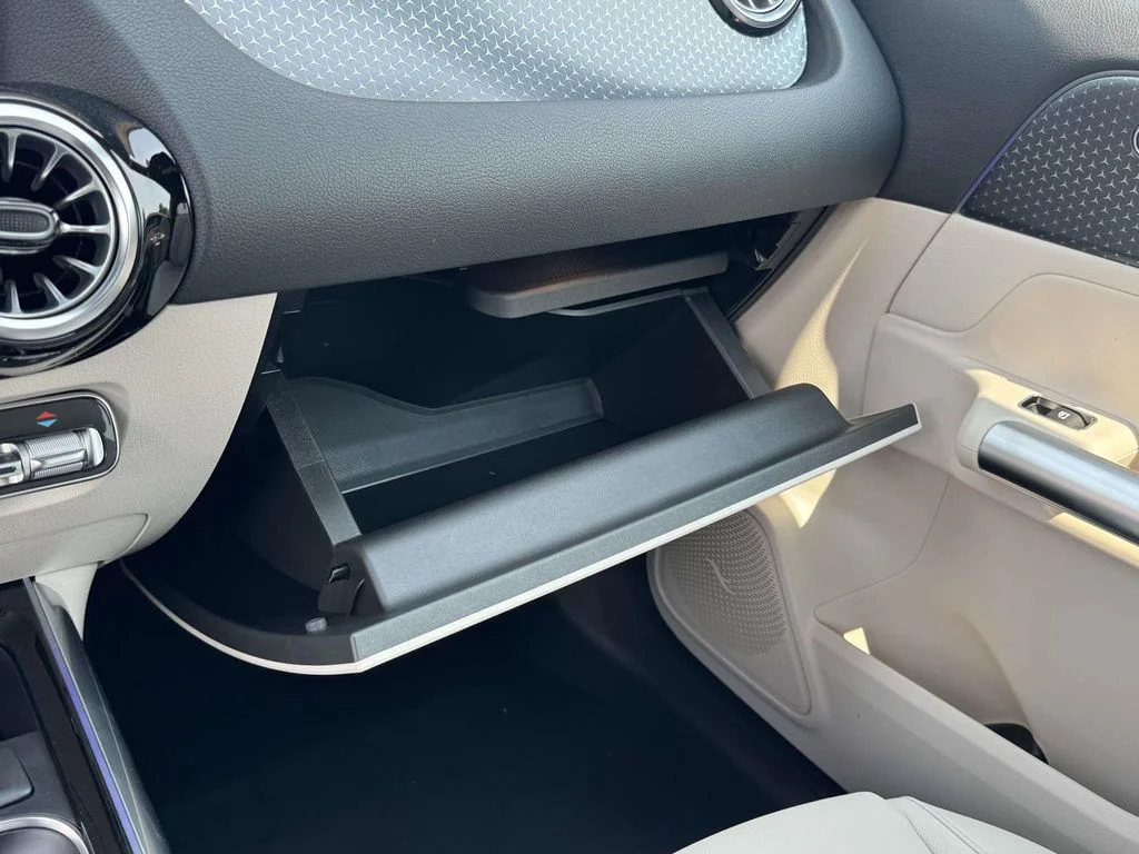 New 2026 White Mercedes-Benz GLA 250 image 30