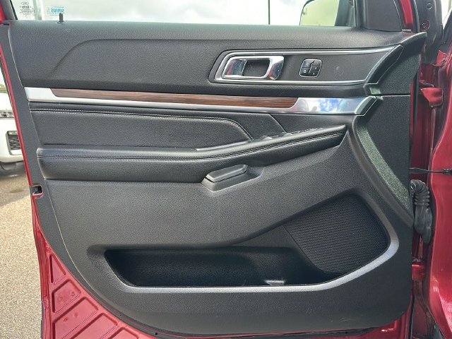 Used 2017 Red Ford Limited image 8