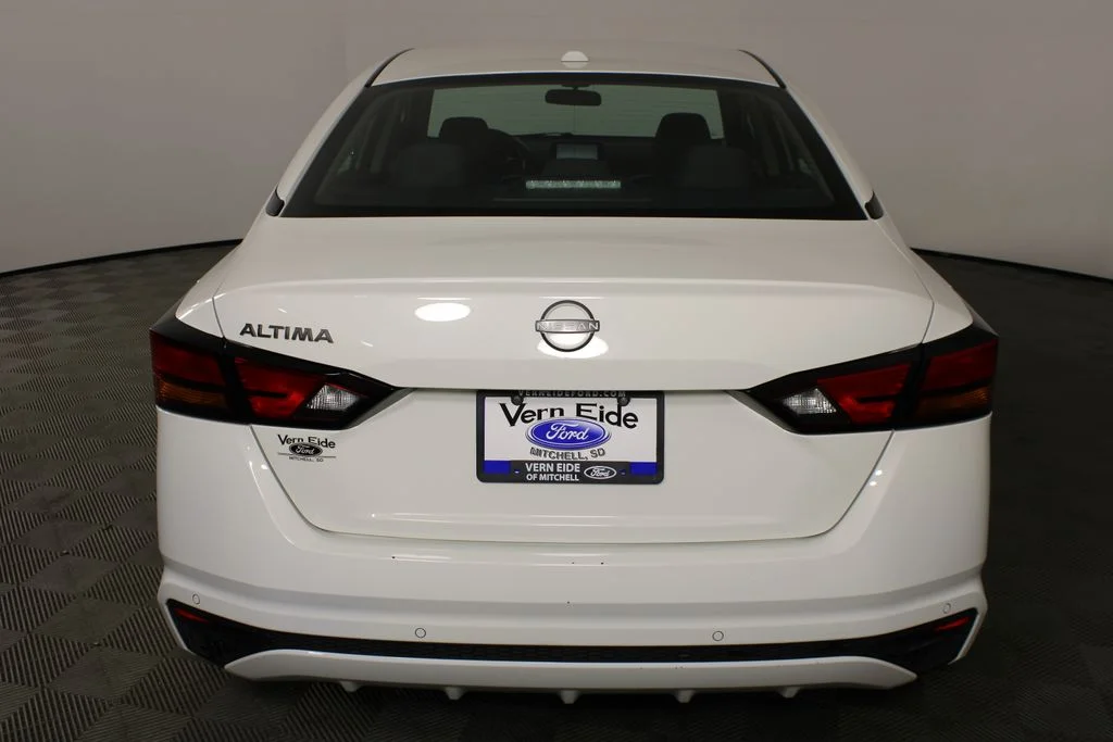2025 Nissan Altima SV - Photo 6
