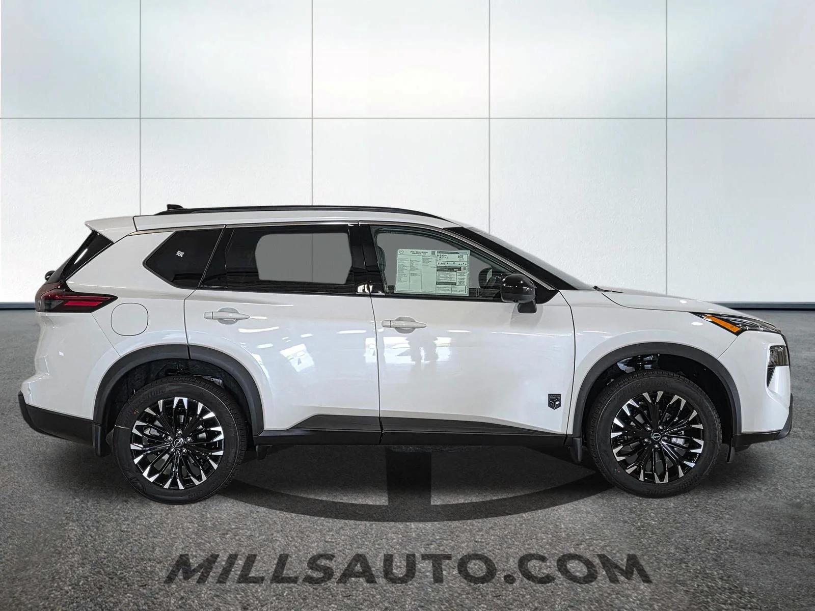 New 2026 Everest White Pearl TriCoat Nissan Dark Armor™ image 9