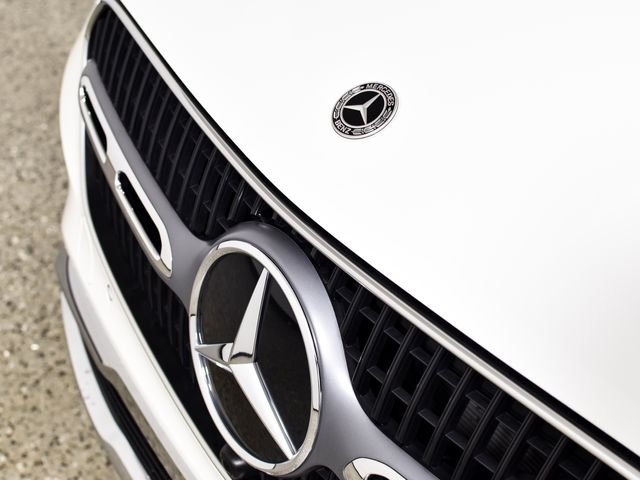 Certified Used 2025 White Mercedes-Benz GLC 300 image 9