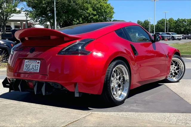 Used 2020 Passion Red Nissan Base image 13